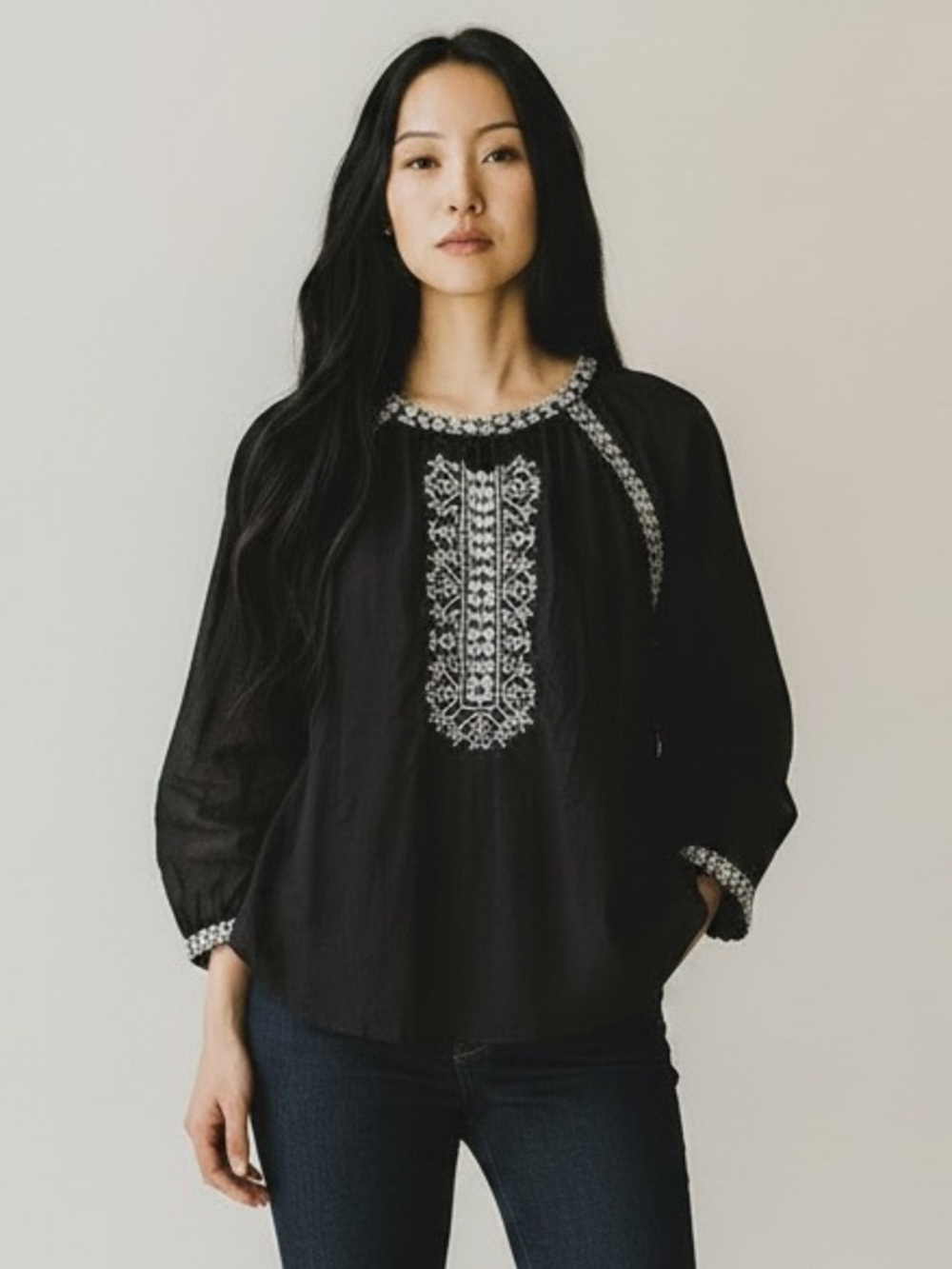 ❤️ Lucky Brand Black and White Embroidered Flowy Boho Peasant Blouse